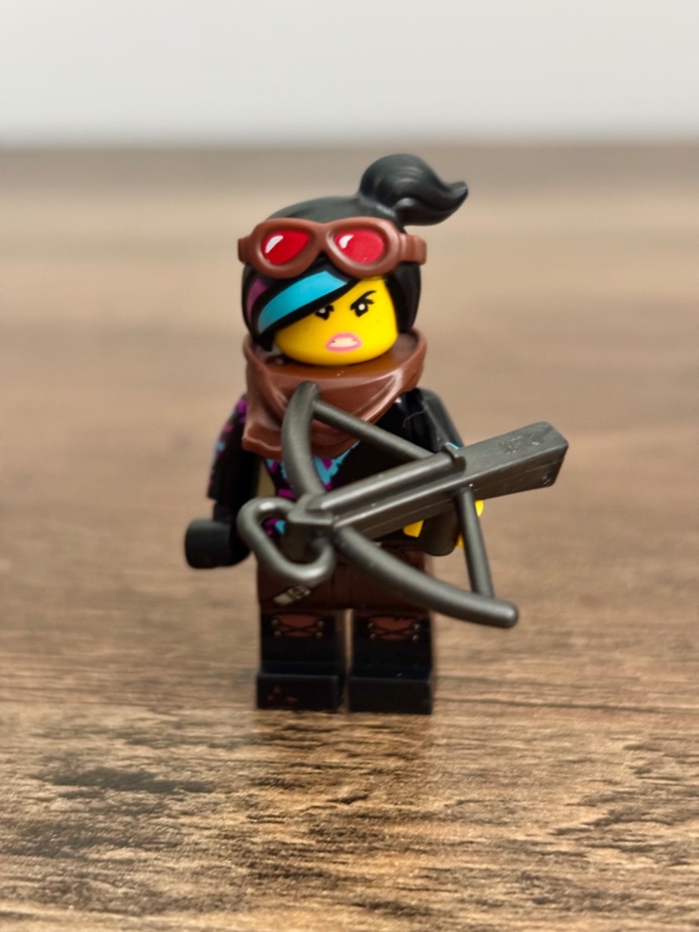LEGO Lucy Wyldstyle Minifigure Goggles Crossbow 70831 70830 The Lego Movie Toy - Picture 2 of 11